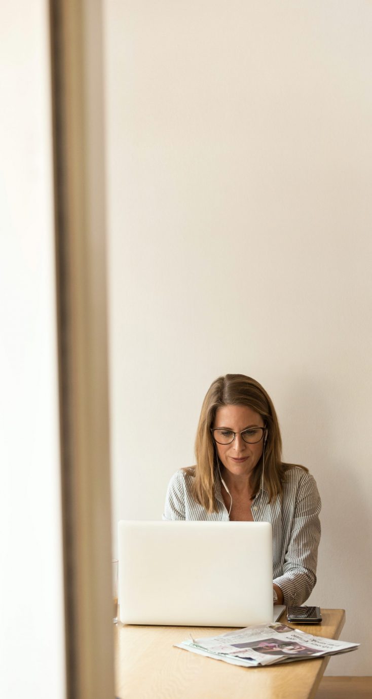 pexels-linkedin-sales-navigator-1251828 pexels-linkedin-sales-navigator-1251828